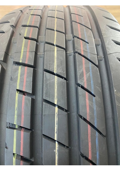 235/40R18 95Y XL LASSA DRIVEWAYS SPORT+ (A/C/71) (YAZ)(2025)