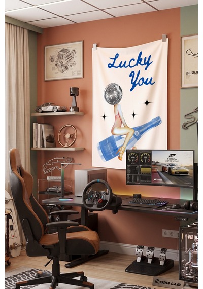 Lucky You Disko Topu Kadın Ve Şişe Temalı Dekoratif Duvar Örtüsü Duvar Halısı Beyaz