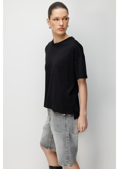 Mixray 4852 Kadın Yırtmaçlı Oversize Basic %100 Pamuk T-shirt Siyah Siyah Mixray 4852 Kadın Yırtmaçlı Oversize Basic %100 Pamuk T-shirt Siyah Siyah