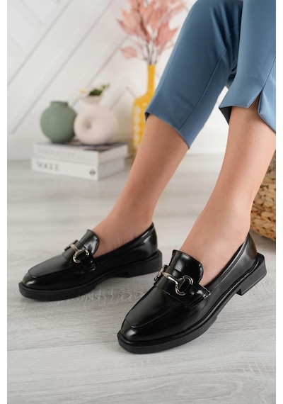 Aymood Kadın Siyah Zincir Tokalı Kalın Taban Pu Deri Günlük Klasik Topuklu Loafer Makosen Ayakkabı Siyah Aymood Kadın Siyah Zincir Tokalı Kalın Taban Pu Deri Günlük Klasik Topuklu Loafer Makosen Ayakkabı Siyah