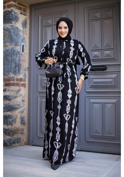 Hira Life Fashion Kadın Tesettür Geometrik Desen Önü Düğmeli Ve Bel Kuşaklı Viskon Elbise Siyah Siyah Hira Life Fashion Kadın Tesettür Geometrik Desen Önü Düğmeli Ve Bel Kuşaklı Viskon Elbise Siyah Siyah