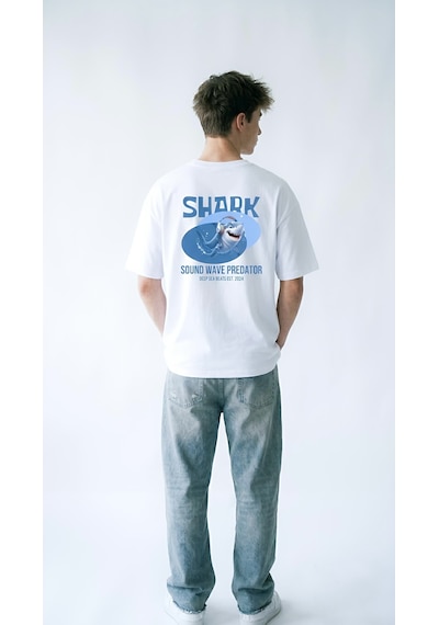Hoxie Erkek Beyaz Oversize Fit Bisiklet Yaka Shark Sırt Baskılı Pamuklu Tişört Hoxie Erkek Beyaz Oversize Fit Bisiklet Yaka Shark Sırt Baskılı Pamuklu Tişört