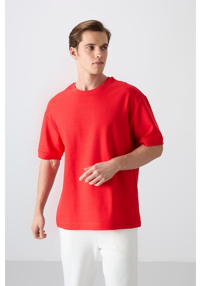 Tommy Life Fiesta Pamuklu Kalın Yüzeyi Dokulu Oversize Fit Basic Erkek T-shirt - 88339 Kirmizi Tommy Life Fiesta Pamuklu Kalın Yüzeyi Dokulu Oversize Fit Basic Erkek T-shirt - 88339 Kirmizi