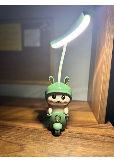 Sevimli Scooterlı Tavşan Masa Lambası Led Işıklı, Dekoratif & Fonksiyonel Yeşil