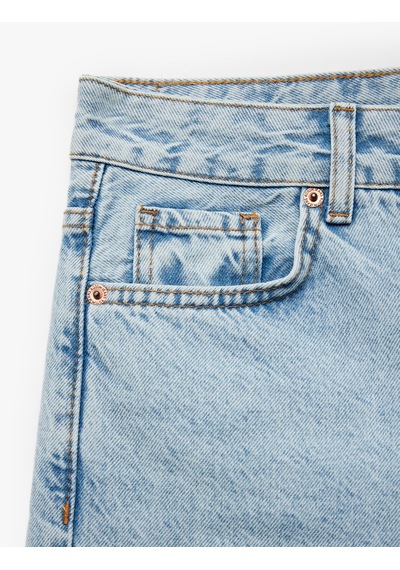 Koton Pamuklu Pis Paça Düğmeli Cepli Denim Bermuda Şort Açık İndigo 5sal40316md Açık İndigo Koton Pamuklu Pis Paça Düğmeli Cepli Denim Bermuda Şort Açık İndigo 5sal40316md Açık İndigo