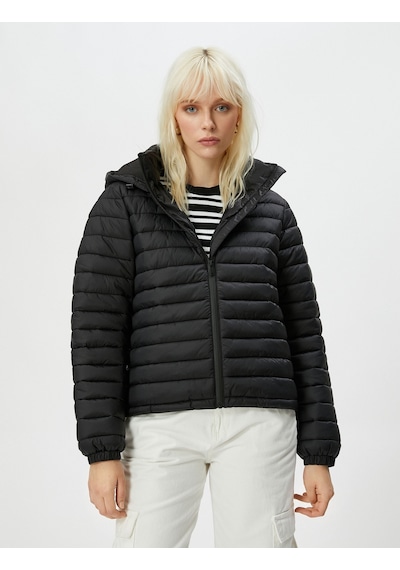 Koton Kısa Şişme Mont Kapüşonlu Fermuarlı Kolları Lastikli Siyah 4wak20127ew 4WAK20127EW999 Siyah Koton Kısa Şişme Mont Kapüşonlu Fermuarlı Kolları Lastikli Siyah 4wak20127ew 4WAK20127EW999 Siyah
