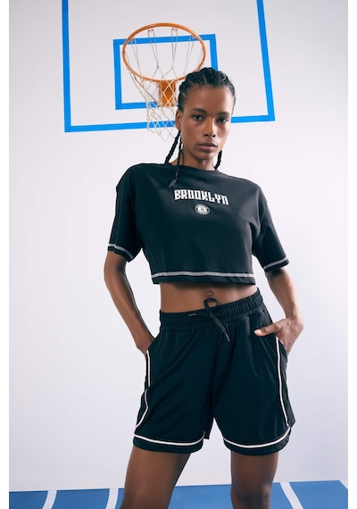 DeFactoFit NBA Brooklyn Nets Cropped Fit Bisiklet Yaka Kısa Kollu Tişört B9953AX25SMBK81