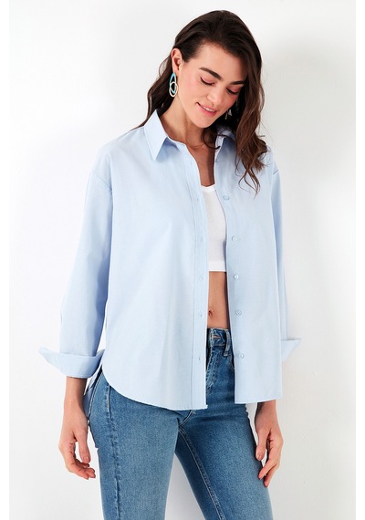 Lela Pamuklu Regular Fit Önü Kısa Arkası Uzun Oval Kesim Bayan Gömlek Cf25S163867 Açık Mavi Lela Pamuklu Regular Fit Önü Kısa Arkası Uzun Oval Kesim Bayan Gömlek Cf25S163867 Açık Mavi