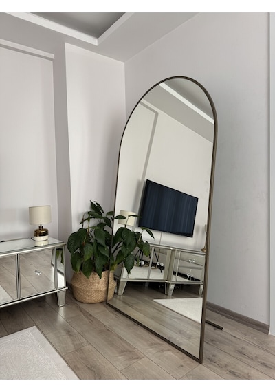 Effe Pirinç Eskitme Metal Çerçeveli 180x100 Cm Oval Ayaklı Boy Aynası