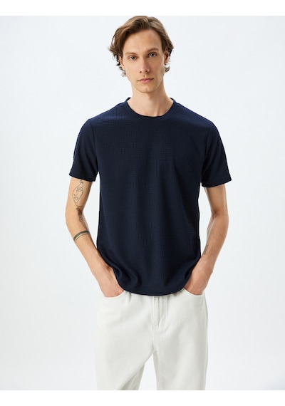 Koton Bisiklet Yaka Kısa Kollu Dokulu Slim Fit Tişört Lacivert 5sam10077hk Lacivert