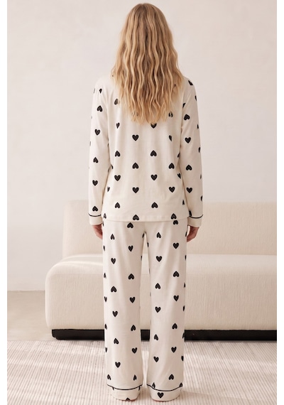 Siyah İnci Düğmeli Biyeli Oversize Pamuklu Örme Pijama Takım 8071 Beyaz Siyah Kalp Siyah İnci Düğmeli Biyeli Oversize Pamuklu Örme Pijama Takım 8071 Beyaz Siyah Kalp