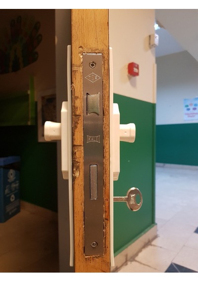 Bariyerli Ve Güvenli Kırılmaz Kapi Kolu Turuncu Ayna