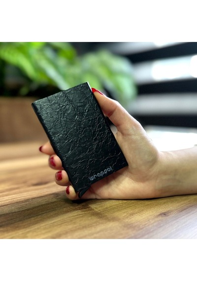 Wrapsol Rfid Korumalı Alüminyum Otomatik Mekanizmalı Kredi Kartlık Desenli Prizma Gri Kabartmalı Siyah Deri Kabartmalı Siyah Deri Siyah