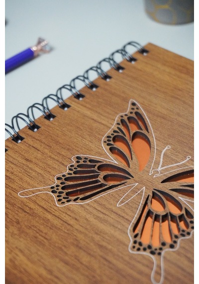 Kelebek Desenli Ahşap Defter - Ajanda - Günlük - Çizgisiz Defter Ahşap Rengi Ceviz A5 Notebook