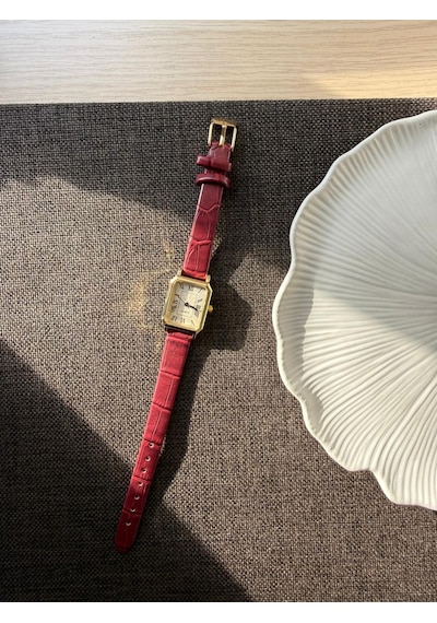Retro Minimal Deri Kordon Vintage Kadın Kol Saati Bordo Kordon Altın 04596052