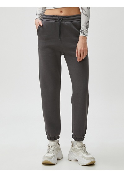 Koton Jogger Eşofman Altı Beli Lastikli Bağcıklı Cep Detaylı Antrasit 4wal40002ık 4WAL40002IK931 Antrasit Koton Jogger Eşofman Altı Beli Lastikli Bağcıklı Cep Detaylı Antrasit 4wal40002ık 4WAL40002IK931 Antrasit