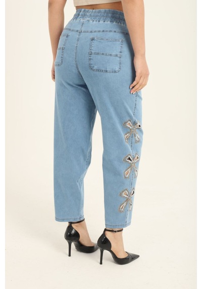 Zanessi Fashıon Büyük Beden Yüksek Bel Taş Detaylı Likralı Beli Lastikli Denim Mom Kadın Pantolon Mavi Zanessi Fashıon Büyük Beden Yüksek Bel Taş Detaylı Likralı Beli Lastikli Denim Mom Kadın Pantolon Mavi