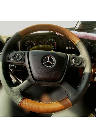 Dikişli Direksiyon Kılıfı Taba Deri Siyah Deri Siyah Dikişli Mercedes Arocs 4148 İçin Siyah