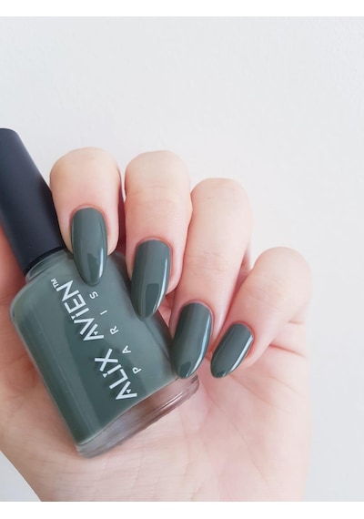 Alix Avien Soluk Yeşil 110 Yüksek Pigmentli Uzun Süreli Kalıcılık Hızlı Kuruma Nail Lacquer 110