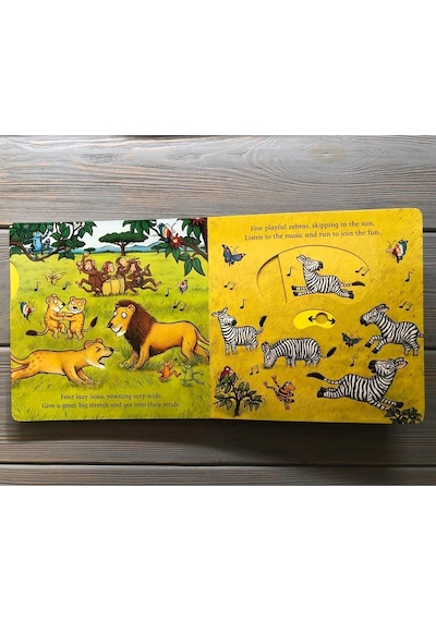 In the Jungle : A Push Pull Slide Book - Axel Scheffler - Pan MacMillan