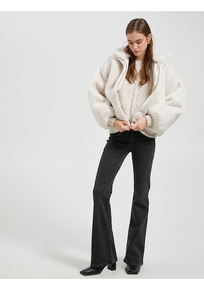 Koton Oversize Peluş Kaban Dik Yaka Fermuarlı Ribanalı Ekru 4wak00233ew 4WAK00233EW010 Ekru Koton Oversize Peluş Kaban Dik Yaka Fermuarlı Ribanalı Ekru 4wak00233ew 4WAK00233EW010 Ekru