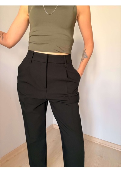 Siyah Kıvrık Paça Düz Fit Pantolon siyah