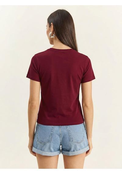 Shade Kadın Kabartma Çiçek Aplikeli Yazı Baskılı Basic T-shirt 7524 60283951 - Bordo