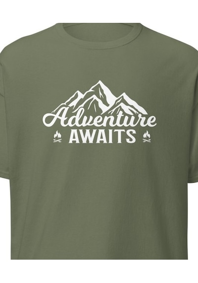 Wildstyle Adventure Awaits Dağ Macera Temalı Baskılı Unisex Bisiklet Yaka Pamuklu Tişört Haki