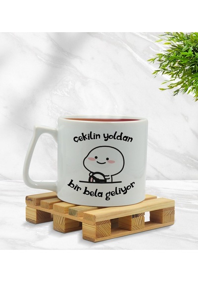 Bk Gift Bir Bela Geliyor Tasarımlı Middle Beyaz Kupa Bardak