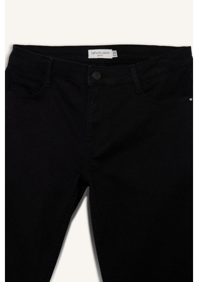 Defacto Pedro Slim Fit Dar Kalıp Normal Bel Dar Paça Jean Pantolon S2711az26spnm40 Siyah-nm40