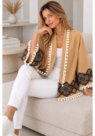 Lima Camel Kadın Etnik Desenli Kimono Ceket Ponpon Detaylı Salaş Kesim Bohem Mevsimlik Ceket Lima Camel Kadın Etnik Desenli Kimono Ceket Ponpon Detaylı Salaş Kesim Bohem Mevsimlik Ceket