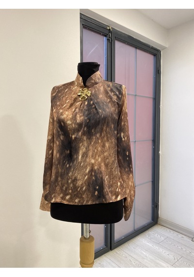 Pera Moda Gold Broşlu Zebra & Batik Desenli Bluz Kahve
