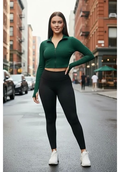 Najmaddin Beru Yeşil Dik Yaka Fermuarlı Uzun Kollu Parmak Geçmeli Crop Top Spor Bluz