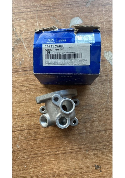 Era 06-11 Getz İ20 İ30 Blue Cerato Rio Dizel Termostat Alt Kapak Yuvası  256112a000