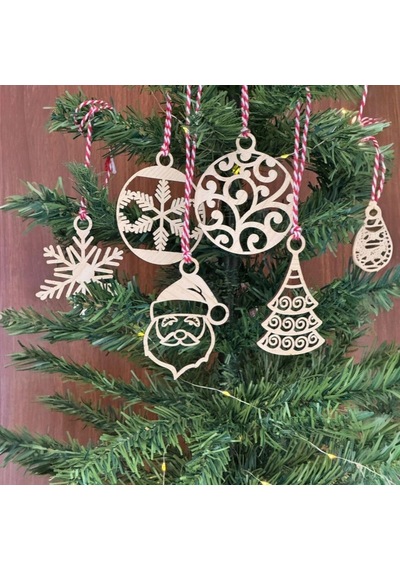 Ağaç Süsü 6 Parça İpli Noel Babalı Ve Kar Tanesi Formlu Ahşap Yılbaşı Beyaz Kırmızı