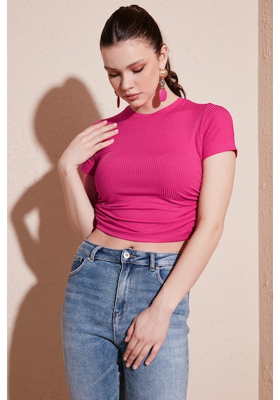 Lela Yanlardan Büzgülü Kısa Kollu Crop Bayan Bluz 5864010 Fuşya