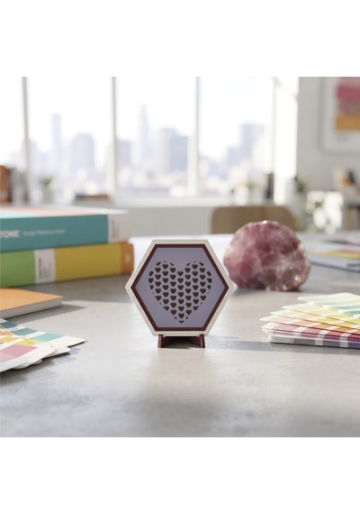 Minimalist Kalp İçi Kalpler Tasarımlı Masaüstü Süsü Çalışma Masanızda Şık Ve Estetik Bir Görünüm Yaratan Dekor Obje 10x10 Cm, Mor