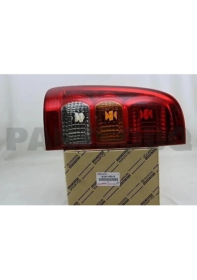 Toyota Hilux 2004 Yılında Çıkan Kasa Arka Stop Sol Oem No: 815610k010