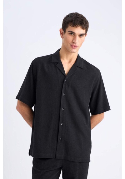 DeFacto Relax Fit Polo Yaka Pamuklu Yazlık Kısa Kollu Siyah Gömlek D8875AX25SMBK81