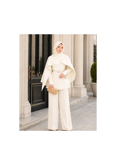 Unika Boutique Liya Pelerinli Tesettür Takım Beyaz