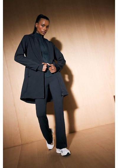 Defacto Defactofit Su Geçirmez Softshell Slim Fit Dar Kesim Kapüşonlu Fermuarlı Cepli Parka E5702ax25aubk81 Siyah