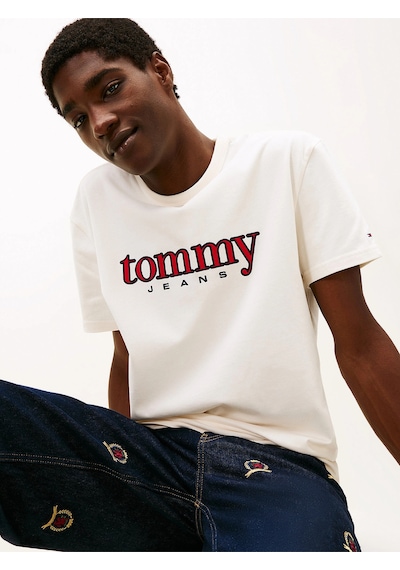 Tommy Hilfiger Tjm Normal Kesim Aplikeli Grafik Baskılı Erkek Beyaz T-shirt Dm0dm22719ybh Beyaz Tommy Hilfiger Tjm Normal Kesim Aplikeli Grafik Baskılı Erkek Beyaz T-shirt Dm0dm22719ybh Beyaz