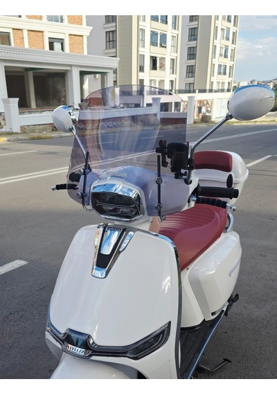 Motocam Yuki Mojito 50 Ön Cam 2022-2026 Model 39cm Füme Renkli 4mm Aparatsız