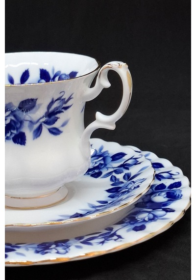 Aristocrat Bone China Porselen Duble Kahve Fincanı Ve Tabakları 3 Parça 120 Ml Lacivert
