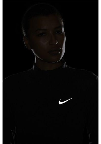 Nike Dri Fit Swift Half Zip Wool Slim Fit Running Top Kadın Yarım Fermuar Yaka Koşu Sweatshirt Siyah Siyah Nike Dri Fit Swift Half Zip Wool Slim Fit Running Top Kadın Yarım Fermuar Yaka Koşu Sweatshirt Siyah Siyah