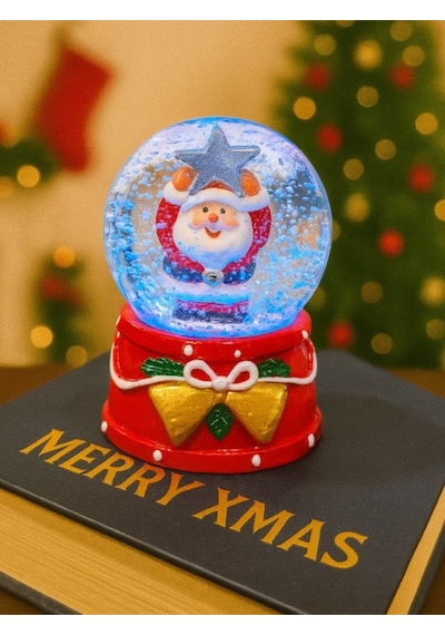 Yeni Yılın En Güzel Hediyesi 2026 Yılbaşı Yıldız Tutan Noel Baba Temalı Led Işıklı 9 Cm Kar Küresi Dekoratif Obje