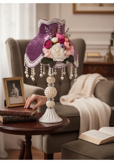 Mor Kadife Üzeri 3d Çiçek Ve İnci Saçak Dekoratif İncili Ayak Klasik Vintage Model Abajur 50x30cm