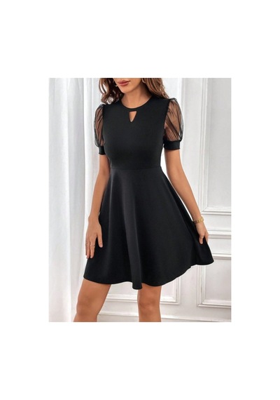 Butik İstanbul Kadın Kısa Tül Kollu Yuvarlak Yaka Damla Detaylı Kısa Ithal Krep Elbise Siyah Butik İstanbul Kadın Kısa Tül Kollu Yuvarlak Yaka Damla Detaylı Kısa Ithal Krep Elbise Siyah