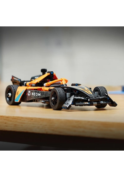 LEGO® Technic NEOM McLaren Formula E Yarış Arabası 42169 9+ Yaratıcı Oyuncak Yapım Seti - 452 Parça