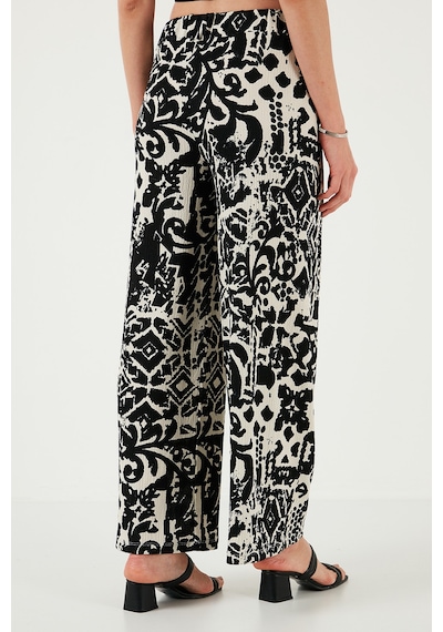 Lela Desenli Standart Fit Yüksek Bel Geniş Paça Bayan Pantolon 5869019 Siyah Lela Desenli Standart Fit Yüksek Bel Geniş Paça Bayan Pantolon 5869019 Siyah